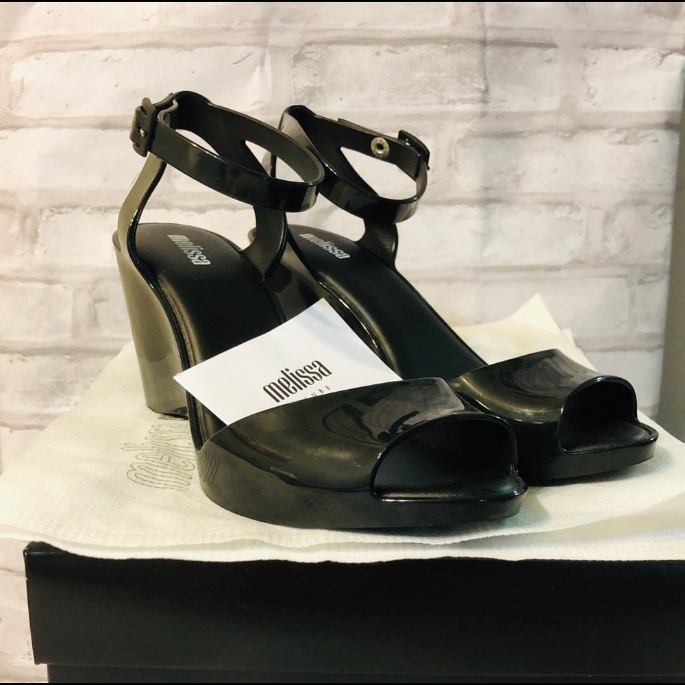 Gourgeous Black Melissa Blanca wedge size 8